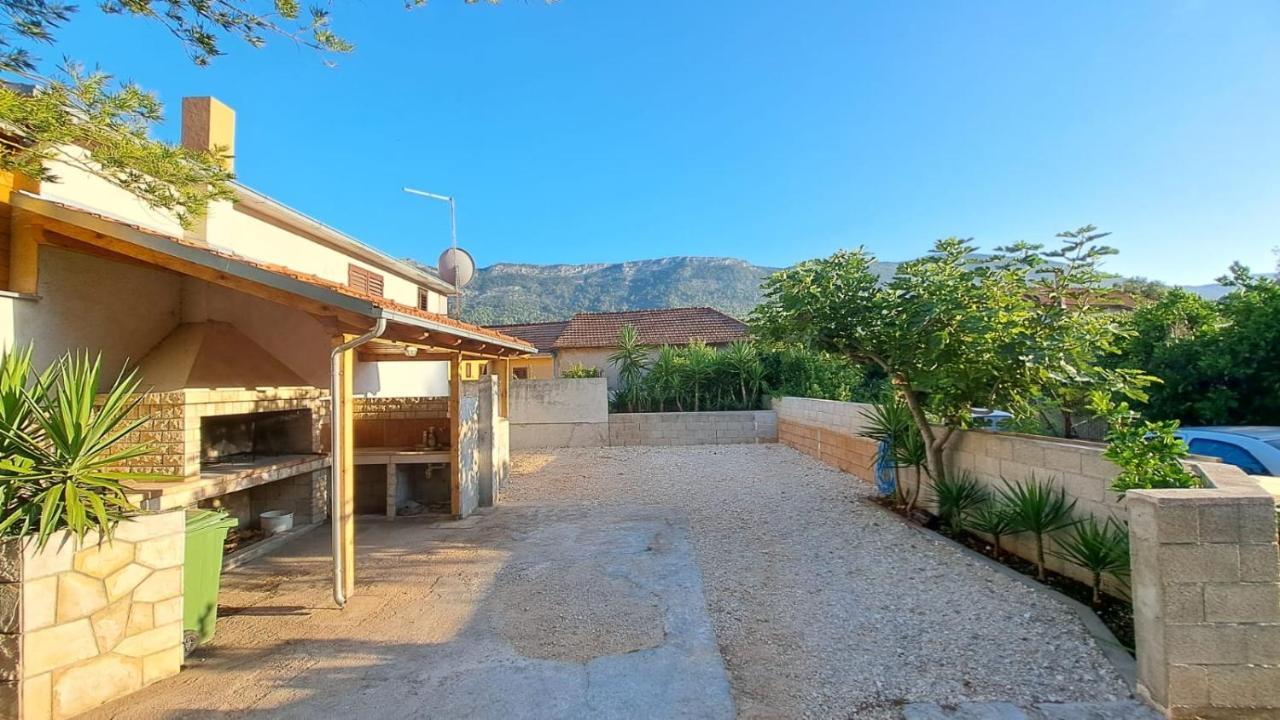 Holiday Home Leonida Jelsa  Esterno foto