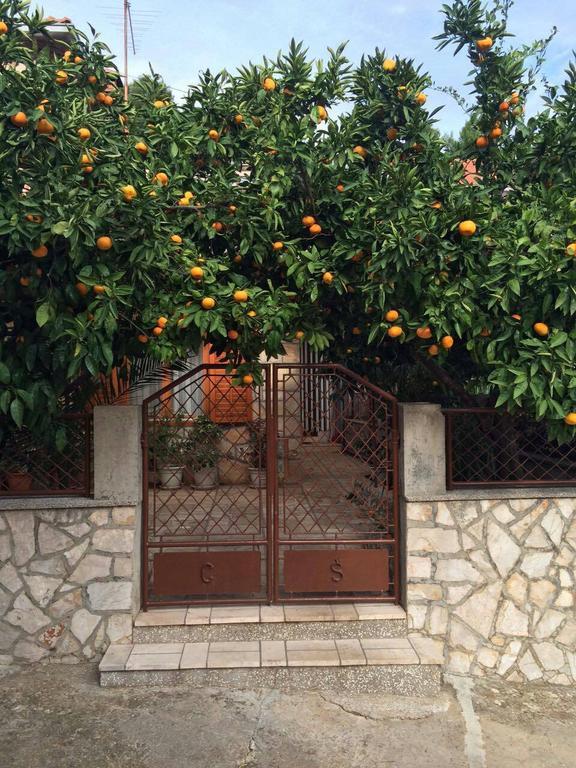 Holiday Home Leonida Jelsa  Esterno foto