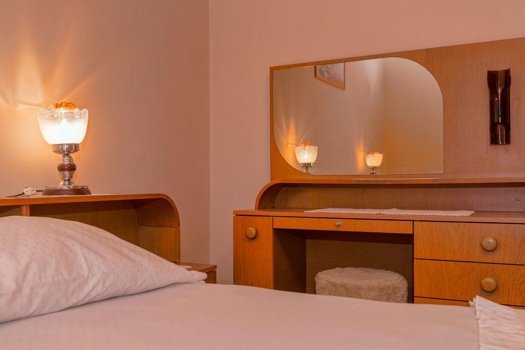 Holiday Home Leonida Jelsa  Esterno foto