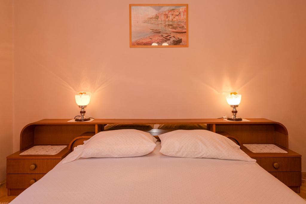 Holiday Home Leonida Jelsa  Esterno foto