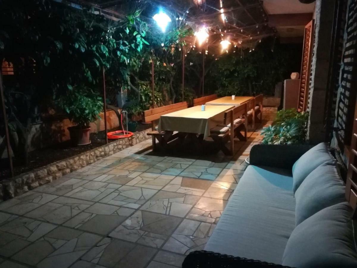 Holiday Home Leonida Jelsa  Esterno foto